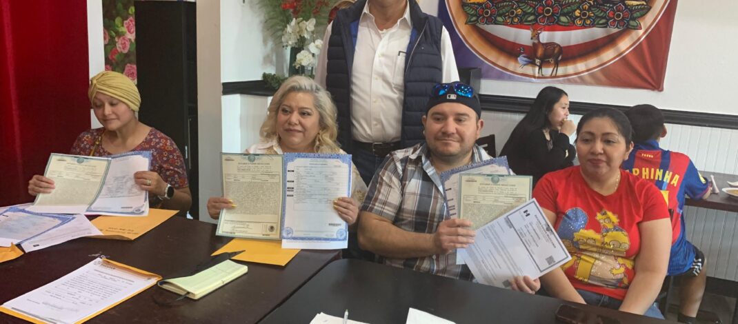 Acercan trámites de doble nacionalidad a yucatecas y yucatecos en Oregón