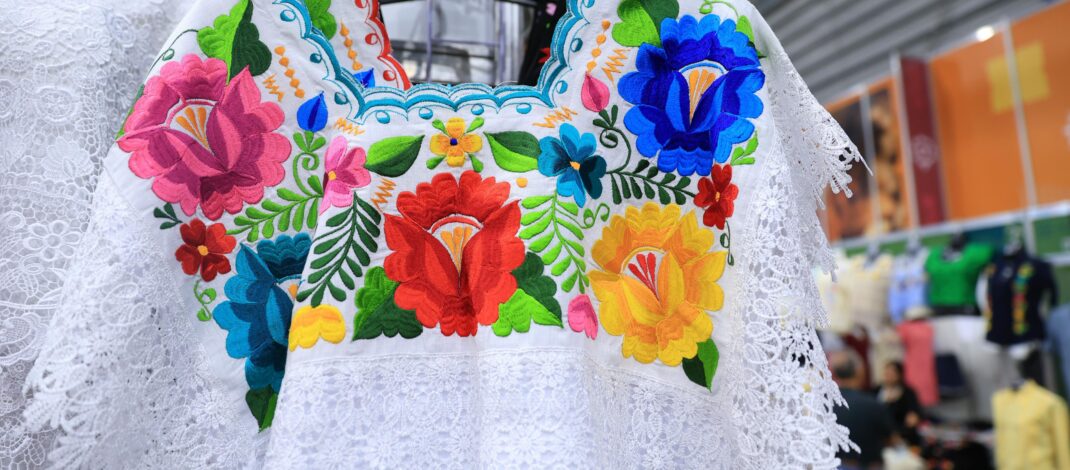 Moda yucateca conquista la capital en la Semana Yucatán en México