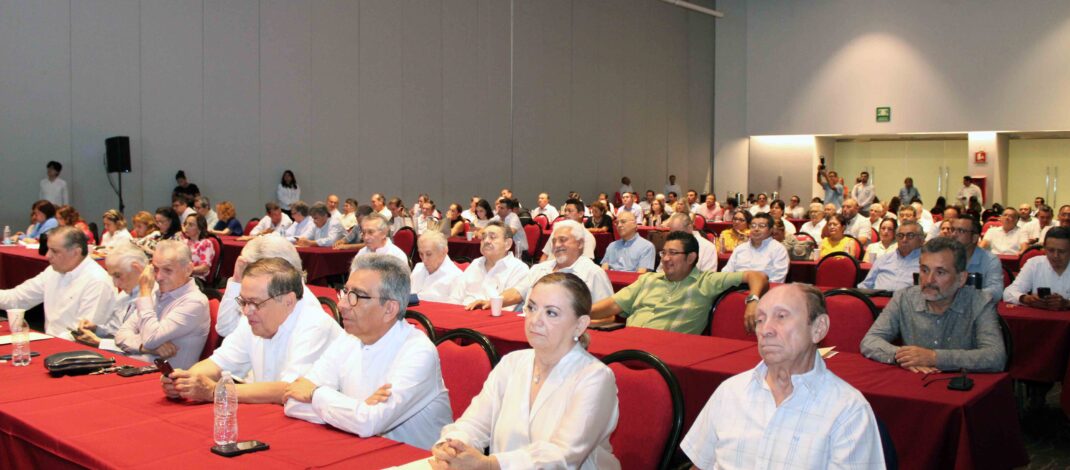 Promueven actualización notarial en materia de vivienda e inmuebles